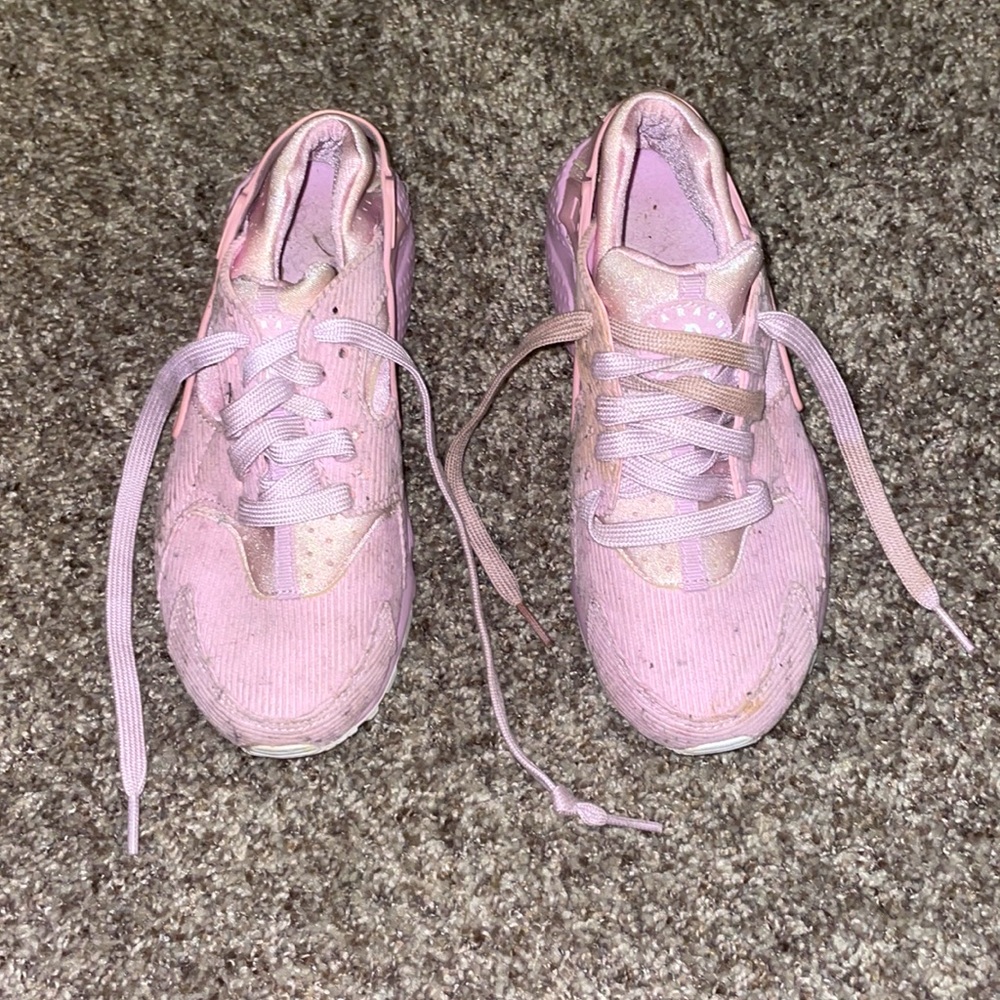 Pink Nike 5Y Used Sneakers